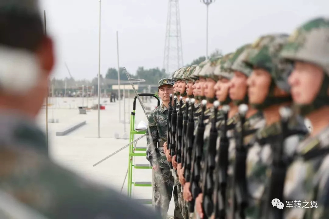 美退役上校盘点九三阅兵武器美退役上校眼中的九三阅兵武器盘点